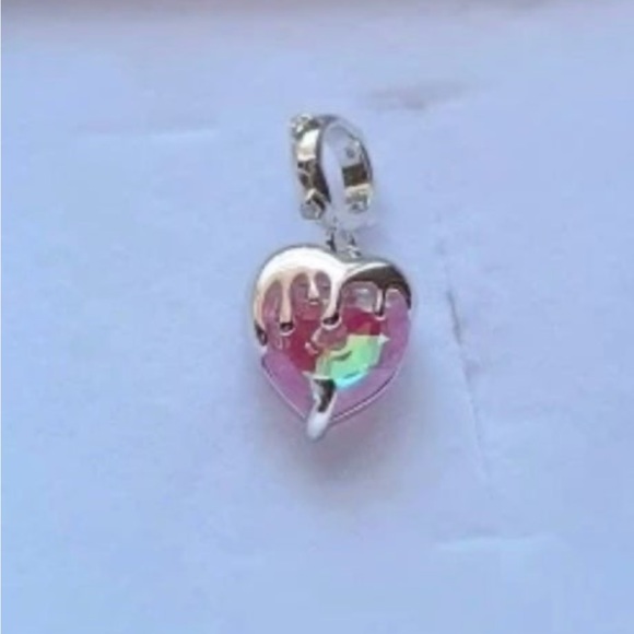 Sterling Silver transparent glass dripping melting heart charm - Picture 5 of 9